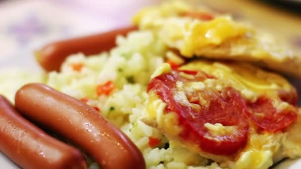 La comida en el restaurante . — Vídeos de Stock