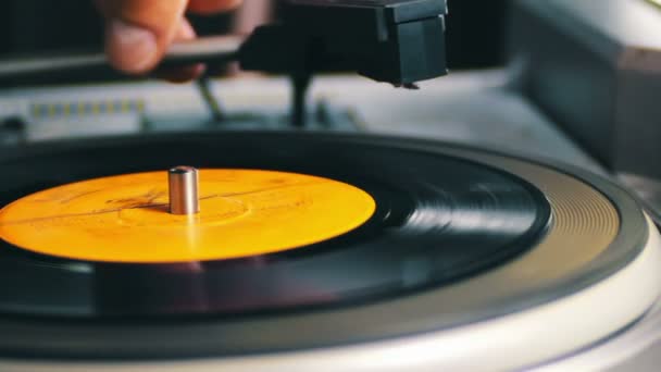 Velho vinil Record Spinning — Vídeo de Stock