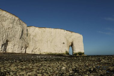 Kingsgate, Thanet, Kent, İngiltere 'deki sahil şeridinin çarpıcı manzarası..
