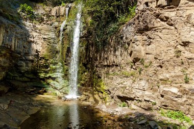 Gürcistan 'ın başkenti Tiflis' in merkezinde şelale..