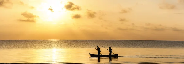 Catamaran in Kenya, boat, old, africa, wood, transportation, traditional, ocean — Stock Photo, Image