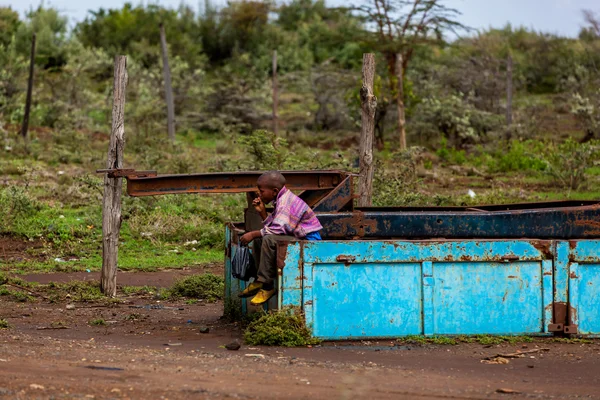 As pessoas no Quénia, os negros, a vida das pessoas em África — Fotografia de Stock