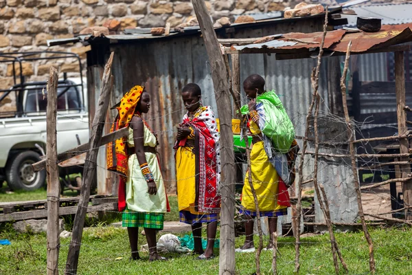 La gente en Kenia, la gente negra, la vida de la gente en África — Foto de Stock