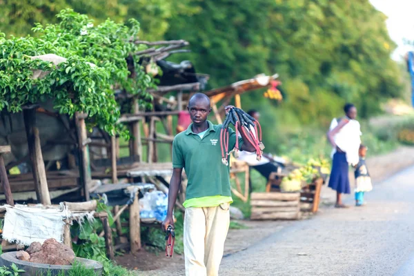 La gente en Kenia, la gente negra, la vida de la gente en África — Foto de Stock