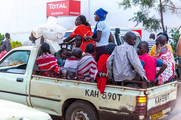 La gente en Kenia, la gente negra, la vida de la gente en África — Foto de Stock