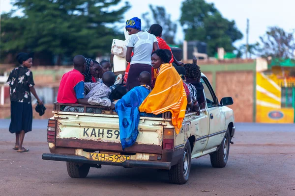 As pessoas no Quénia, os negros, a vida das pessoas em África — Fotografia de Stock