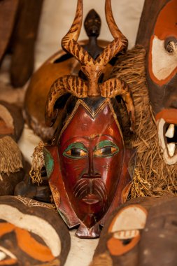 Heykel Sergisi, Resim Sergisi Kenya, Afrika maskeleri, maske törenleri için