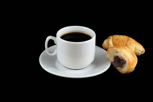 Taza de café con un croissant aislado — Foto de Stock