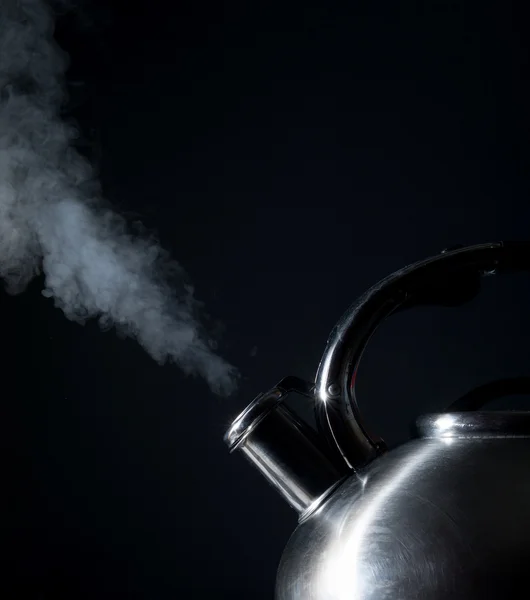 Whistling kettle, boiling kettle, steam, isolated on a black background — Stock Photo, Image