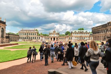 Dresden, Almanya. 13 Mayıs 2014: Zwinger - dört bina kompleksinin Dresden. 