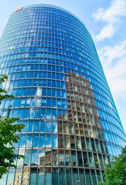 Berlin, Almanya, 25 Mayıs 2015: Berlin'de Db gökdeleni.