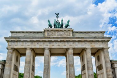Berlin, Almanya 'daki Brandenburg Kapısı. 