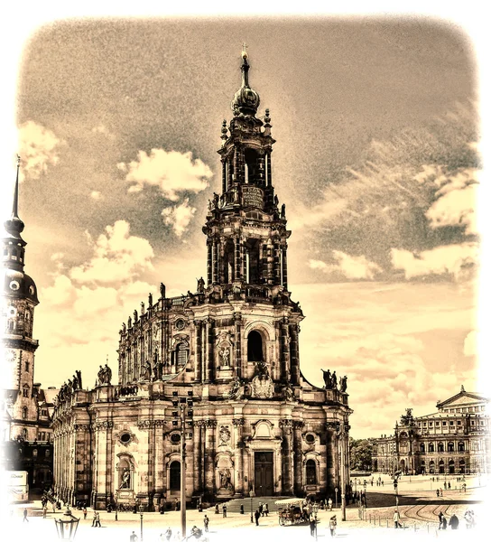 Kreuzkirche - heilige kreuzkirche in dresden an einem sonnigen tag. Vintage-Ansicht. alter Retro-Stil. — Stockfoto