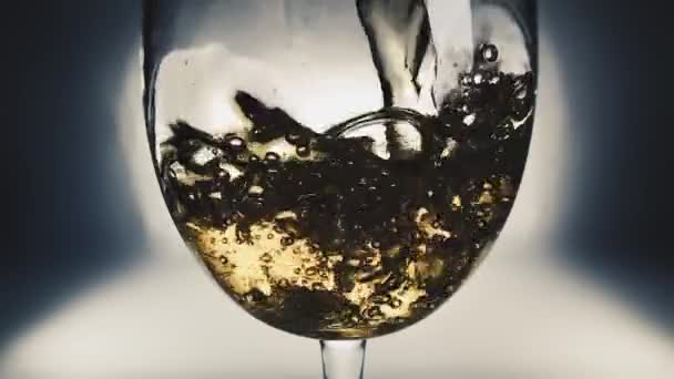 Creative Macro Slow Motion Video White Wine Pouring Glass Glass — Stock Video