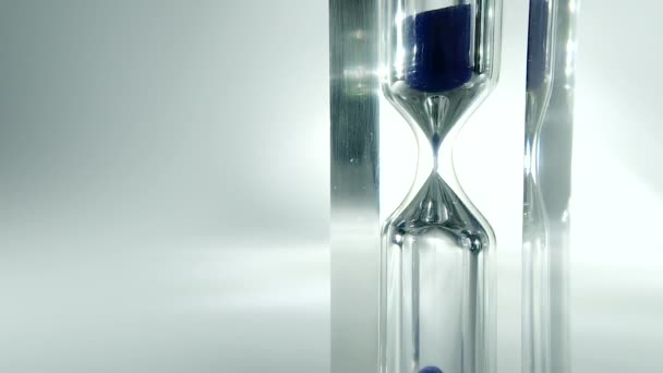 Raw Time Lapse Macro Video Modern Hourglass Sandglass Close Textura — Vídeo de stock