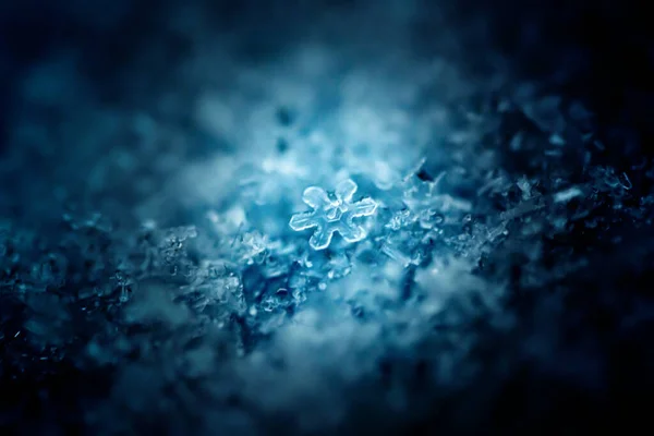 Extreme Macro Photo Snowflake Darkened Vignette Sides Natural Snow Texture — Stock Photo, Image
