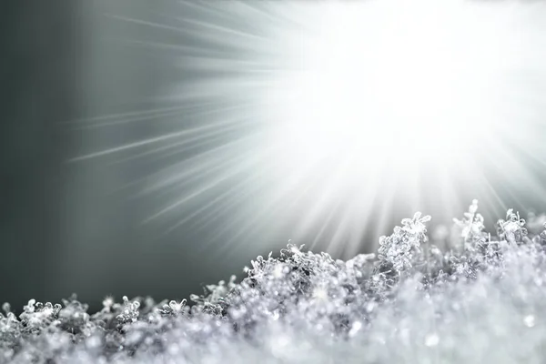 Textura Neve Natural Com Flocos Neve Close Nos Raios Luz — Fotografia de Stock