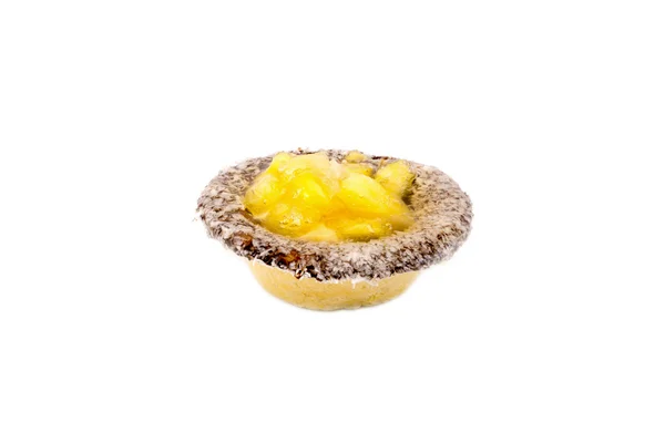 白い背景に分離されたパイナップルのスライスをケーキ バスケット — ストック写真