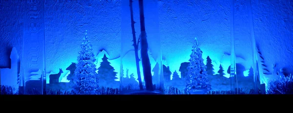 Nuova foresta Capodanno albero di Natale decorazione installazione colore blu — Foto Stock