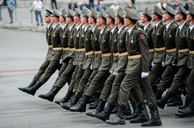 Ukrayna'da askeri geçit töreni