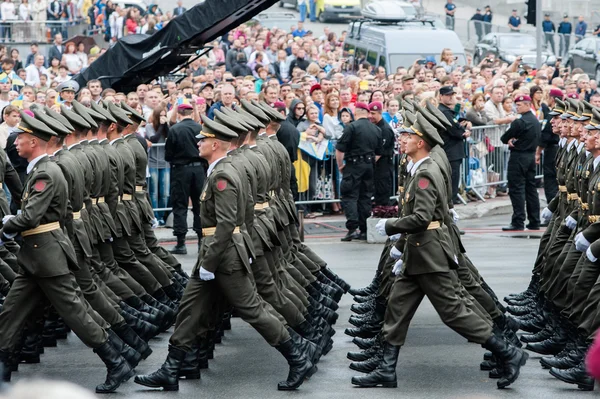 Vojenská přehlídka na Ukrajině — Stock fotografie