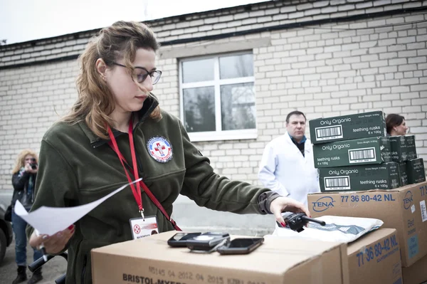 Gönüllü insani yardım transferi ile ilgili raporlar tamamlar