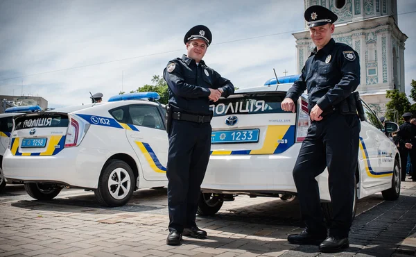 Yeni polis devriye yemin ettim