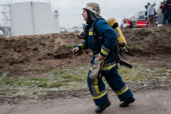 Training Kiev firefighters — Stock Photo, Image