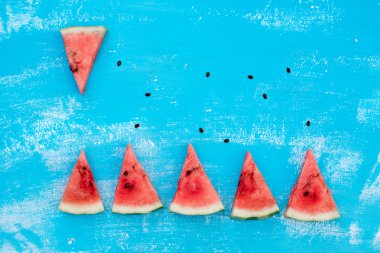 Olgun kırmızı su-kavun parçaları