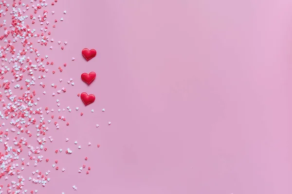 Pequeños Corazones Rojos Rosados Blancos Sobre Fondo Rosa Moda Feliz — Foto de Stock