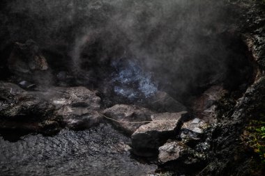 İzlanda 'daki kaplıca vadisi