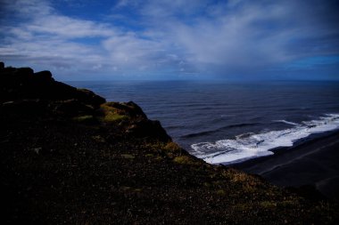İzlanda 'da Kuzey Buz Denizi Sörfü