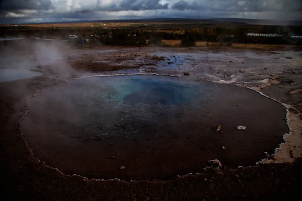 İzlanda 'daki kaplıca vadisi