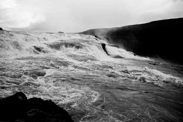 Stort Vattenfall Dalen Mycket Vatten — Stockfoto