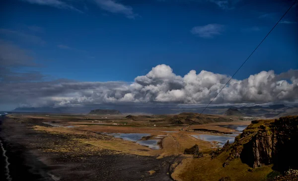 İzlanda tarlası. Güzel güneşli hava.