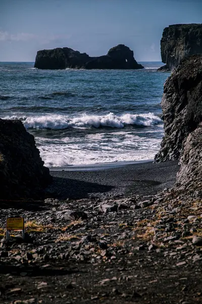 İzlanda 'da Kuzey Buz Denizi Sörfü