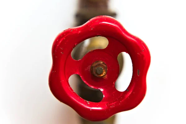 Válvula Vermelha Velha Tubulações Água Isoladas Branco — Fotografia de Stock