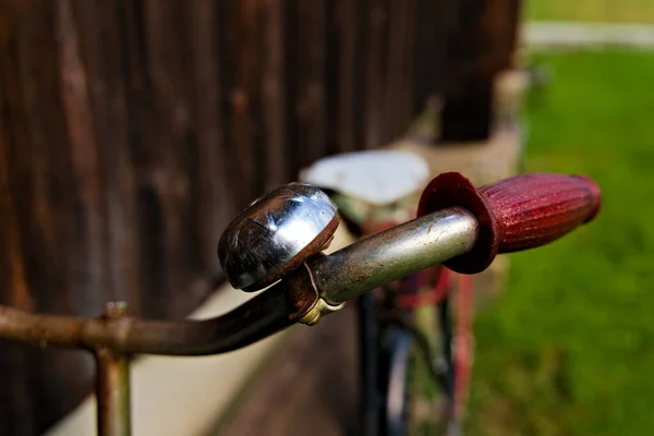 Close Sino Aço Guidão Uma Bicicleta Vintage Clássica Sem Pessoas — Fotografia de Stock