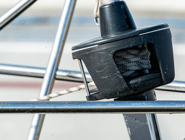 Rollrollen Bug Eines Segelbootes Das Focksegel Aus Dem Cockpit Des — Stockfoto