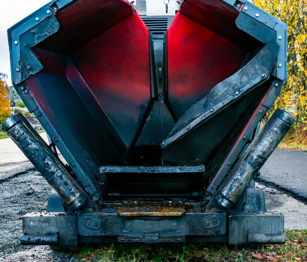 Primo Piano Una Grande Macchina Asfalto Finitore Pavimentazione Foto Alta — Foto Stock