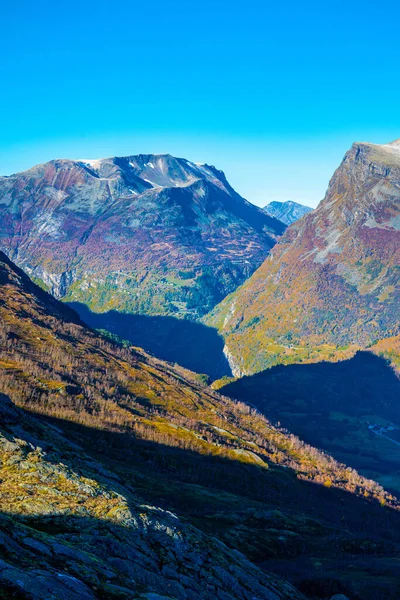 Mountain Terrain Peaks Valleys Bright Autumn Colors High Quality Photo — Stockfoto