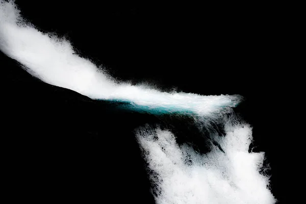 Cascata Che Cade Orlo Rupi Con Acqua Turchese Schiuma Bianca — Foto Stock