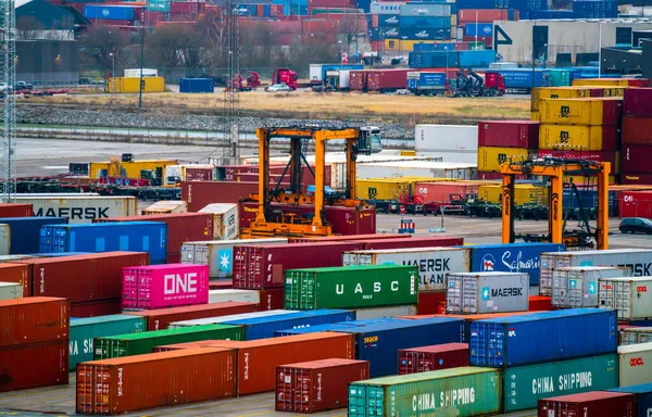 Containerterminal Kopenhagen in de haven van Kopenhagen en Malmö. — Stockfoto