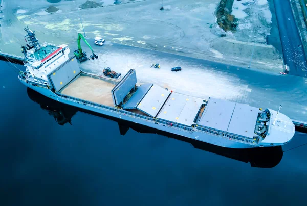 Schüttgutfrachter Hafen Beladen Getreide Offene Laderäume Hochwertiges Foto — Stockfoto