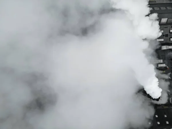 Vista Cima Para Baixo Sobre Uma Grande Fábrica Com Fumaça — Fotografia de Stock