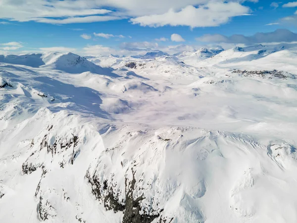 Spektakulär Panoramautsikt Över Snöklädda Bergstoppar Åsar Och Frusen Höglandstundra Jotunheimen — Stockfoto