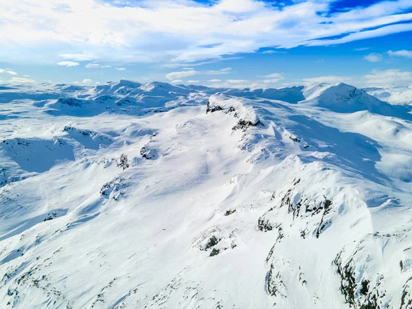 Spectaculair Panoramisch Uitzicht Besneeuwde Bergtoppen Bergkammen Bevroren Hooglandtoendra Jotunheimen Noorwegen — Stockfoto