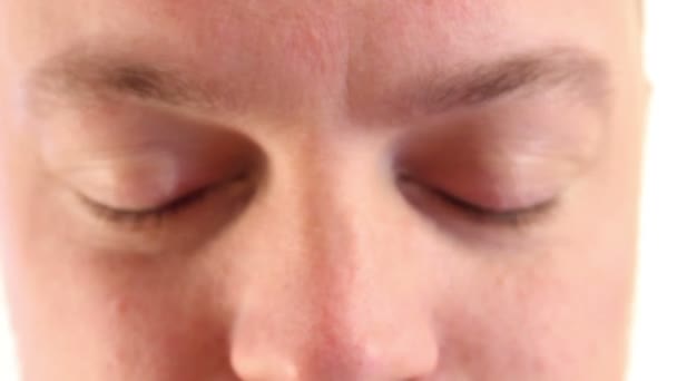 Augen öffnen nach Träumen oder Albträumen — Stockvideo