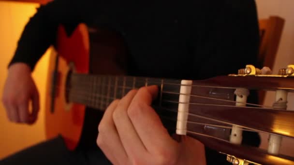 Παίζει κιθάρα — Αρχείο Βίντεο