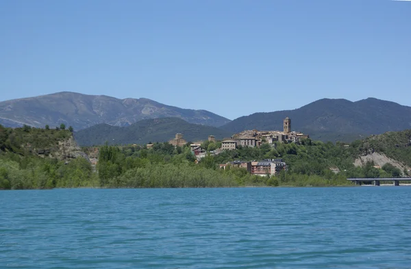 Village and mountains of the Pyrenees , Ainsa — Stock Photo, Image